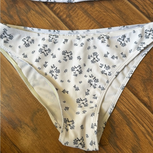 Floral Print Bikini Set - White - Picture 2 of 6